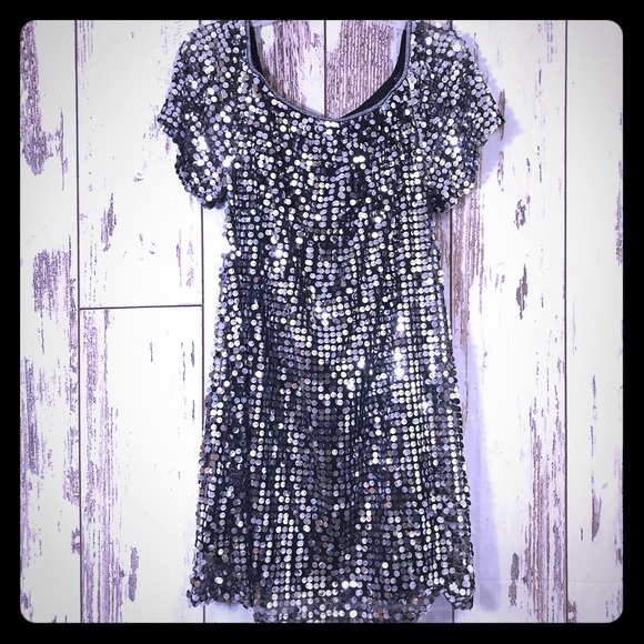 Dresses & Skirts - Sparkle Sequin Holiday Christmas Dress 🎀